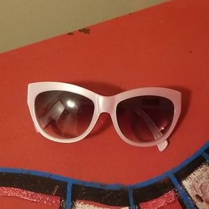 Tres Noir Handmade Cat Eye